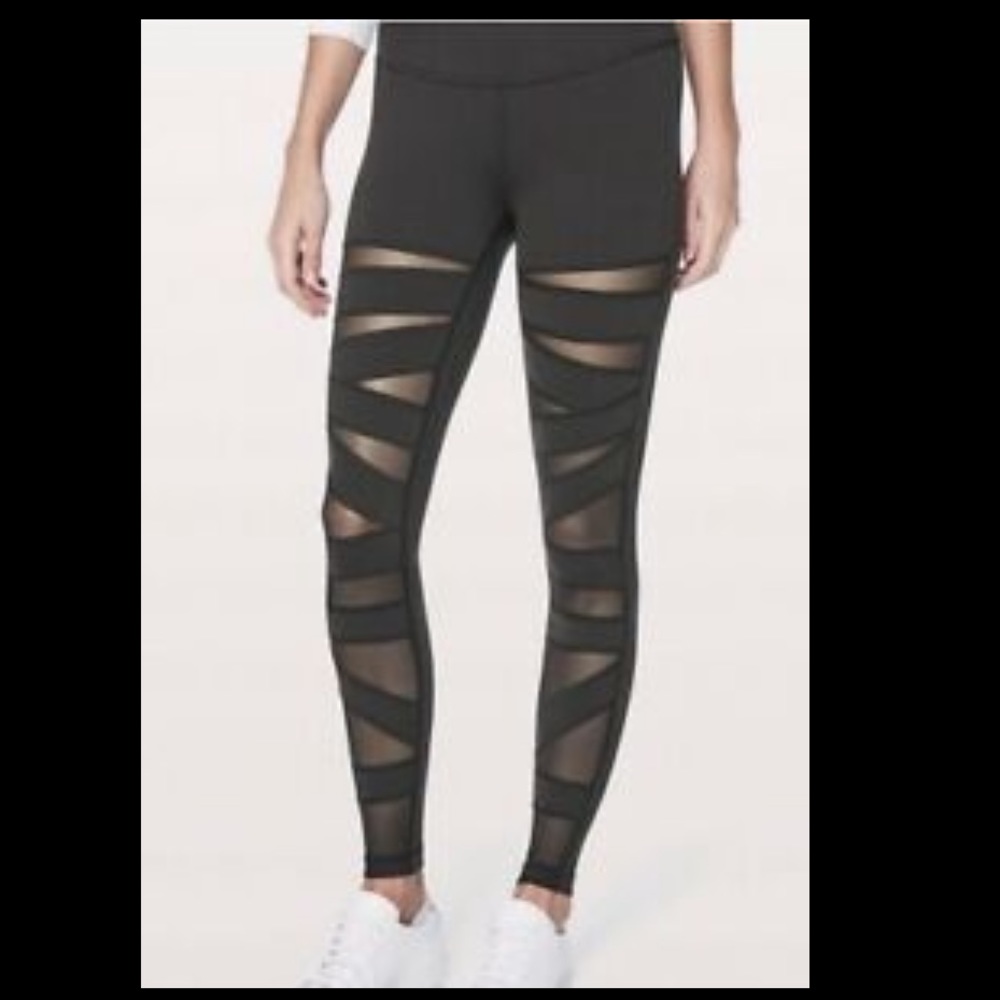 Lululemon Black Mesh wunder under